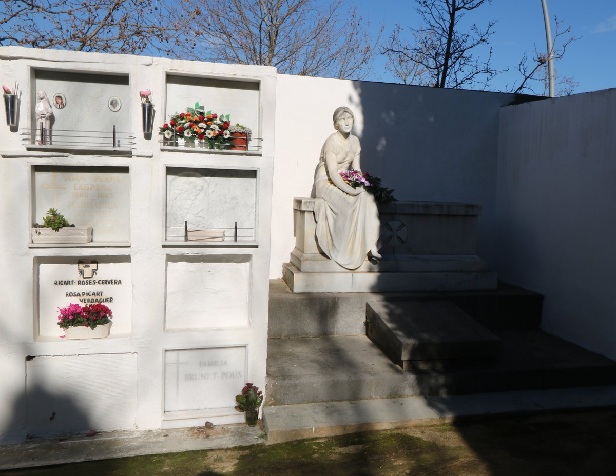 Pere Rahola Family Crypt