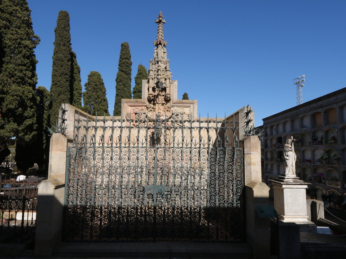 The Pantheon of the Casas Family (1898) by Josep Puig i Cadafalch