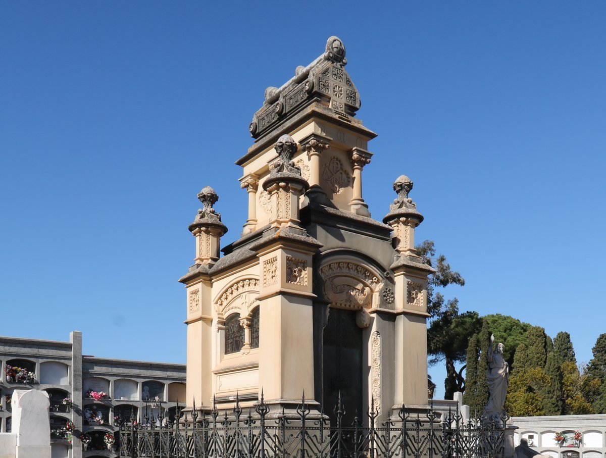 The Pantheon of  Marquès de Robert (1880) by Joan Martorell i Montells