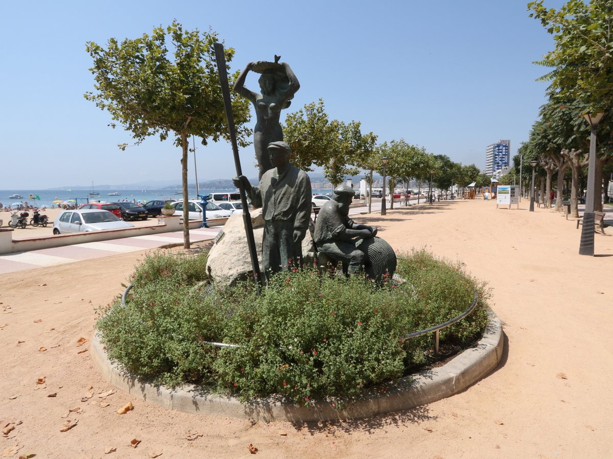 Palamós. Monument to Fishermen