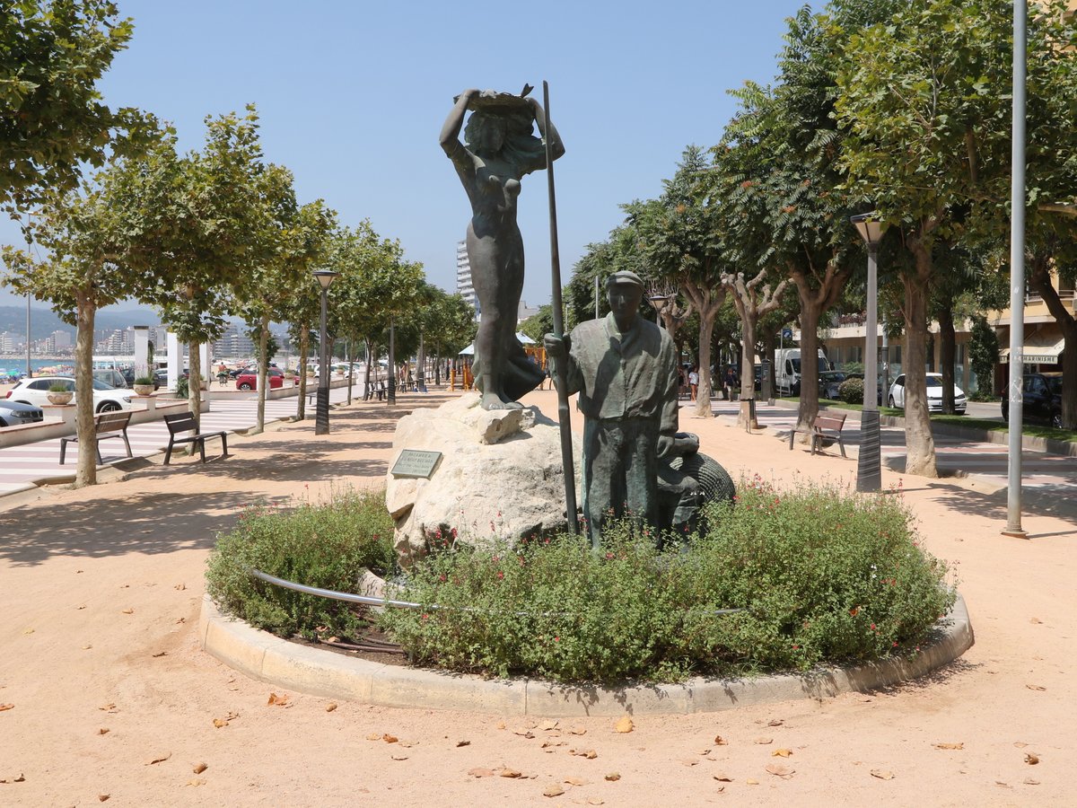 Palamós. Monument to Fishermen