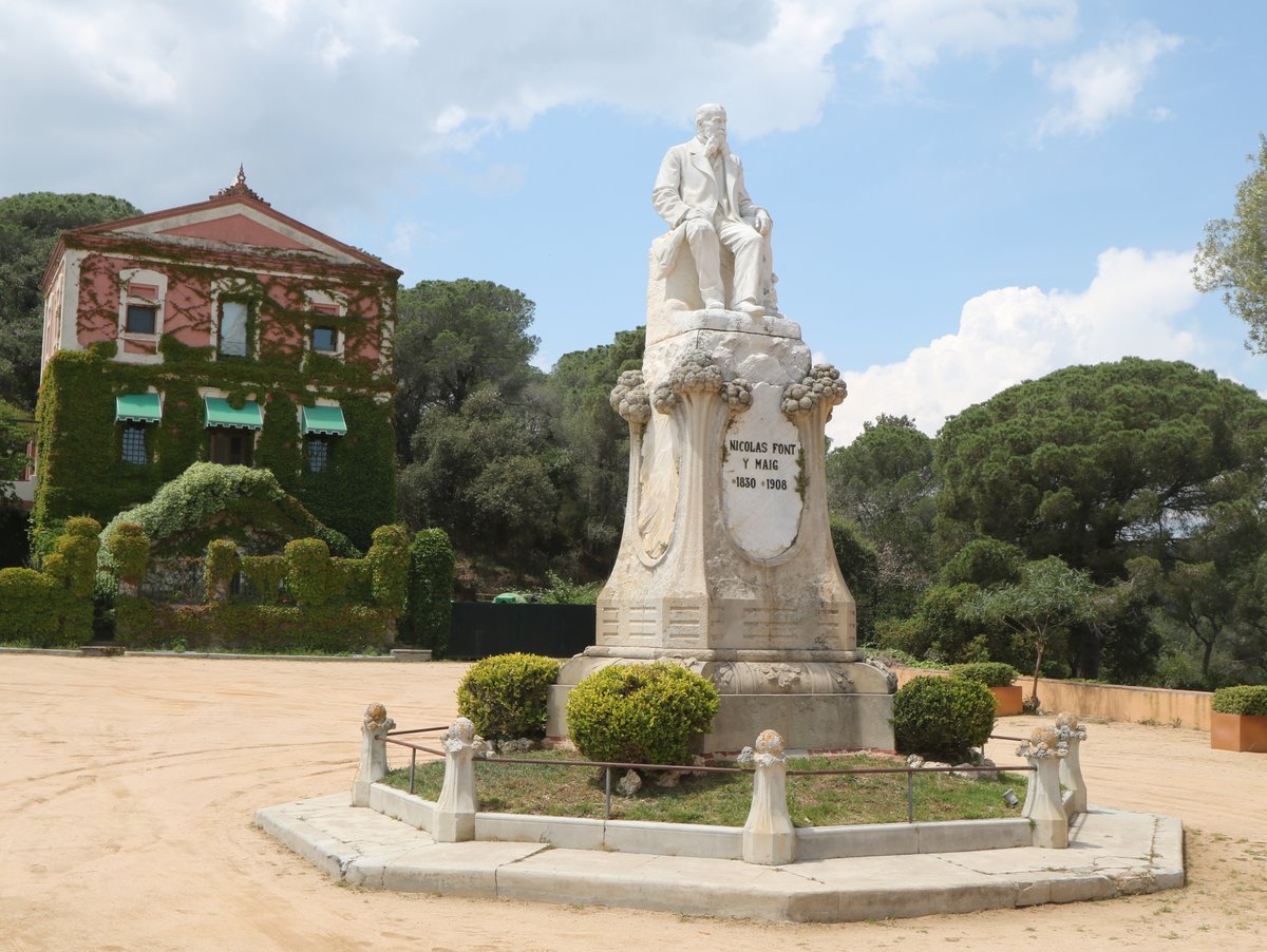 Lloret de Mar. Restaurant Sant Pere del Bosc ☼